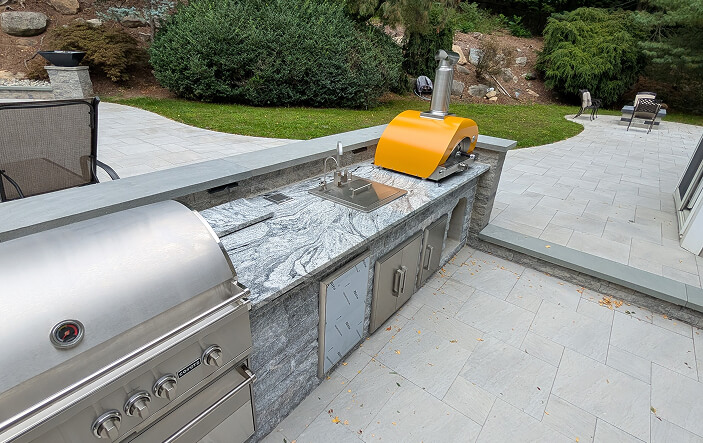 Contemporary Outdoor Kitchen Outdoor Kitchen Remodel by All Quartz project photo 4